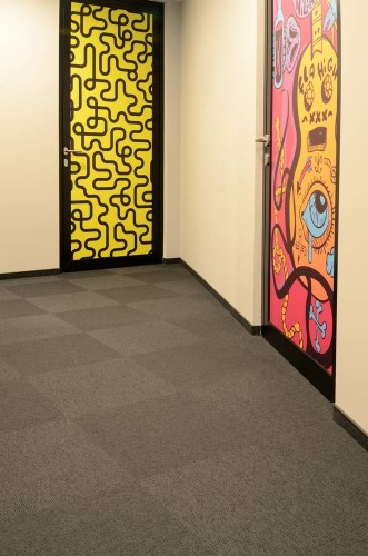 offices-poland-balance-stripe-carpet-tiles-03.jpg