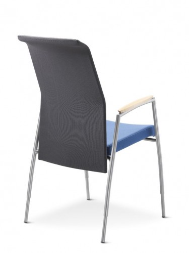 string sr sr 220   3-4 tyl.jpg